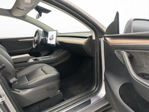 Tesla Model Y bild 25
