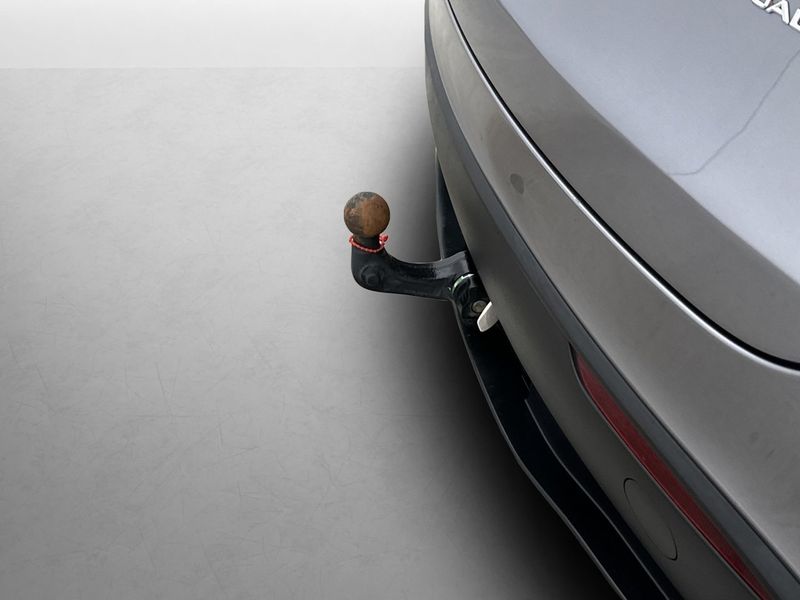 Tesla Model Y bild 8