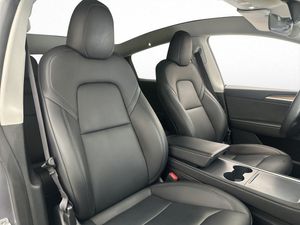 Tesla Model Y bild 26