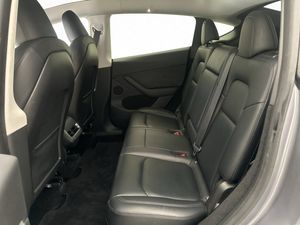 Tesla Model Y bild 27