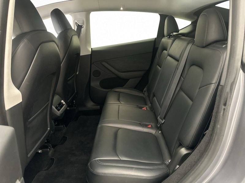 Tesla Model Y bild 27