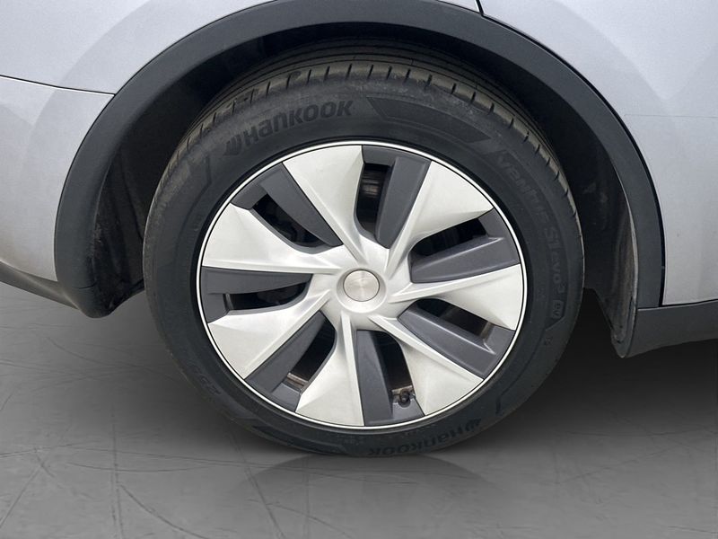 Tesla Model Y bild 33