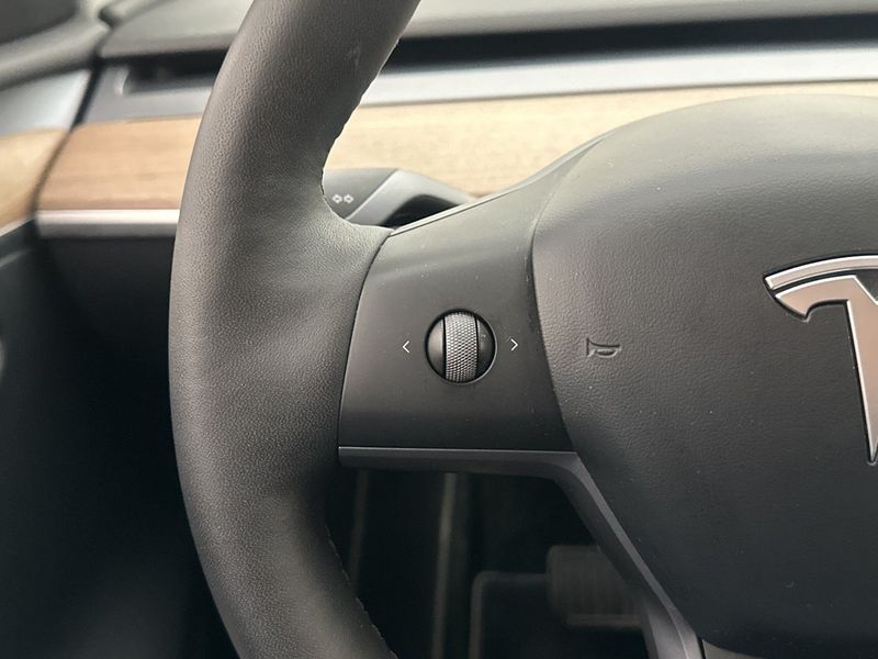 Tesla Model Y bild 13