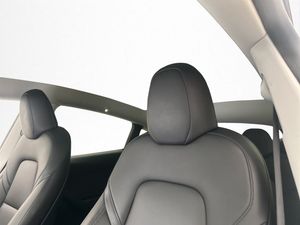 Tesla Model Y bild 11