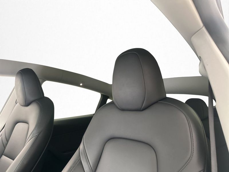 Tesla Model Y bild 11