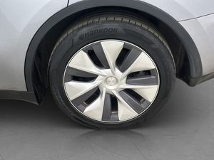 Tesla Model Y bild 32