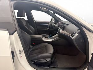 BMW i4 bild 25