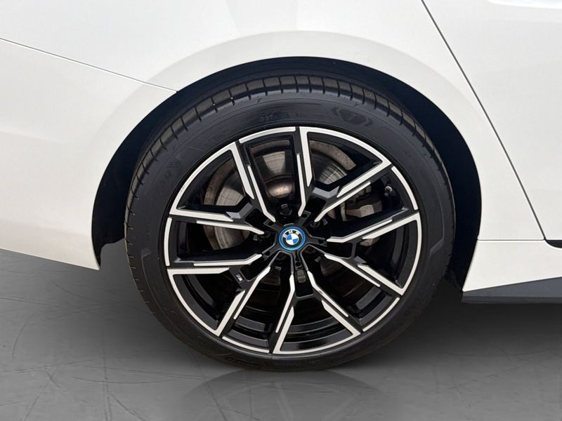 BMW i4 bild 33