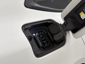 BMW i4 bild 29