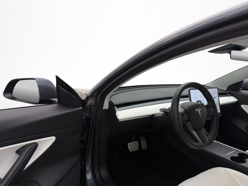 Tesla Model 3 bild 9