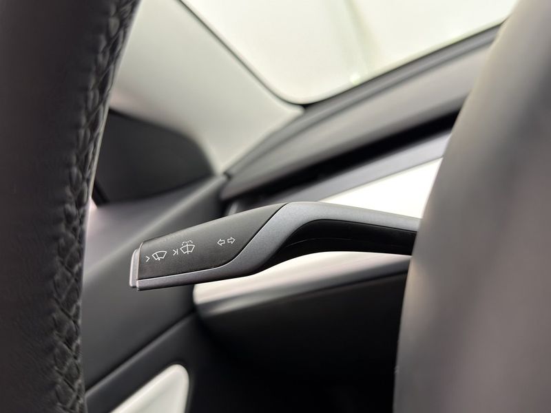 Tesla Model 3 bild 33
