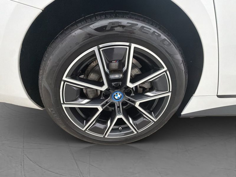 BMW i4 bild 35