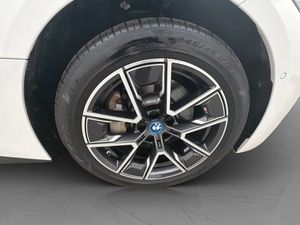 BMW i4 bild 36