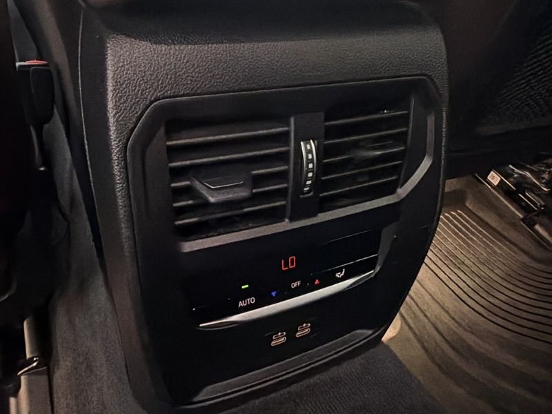 BMW i4 bild 27