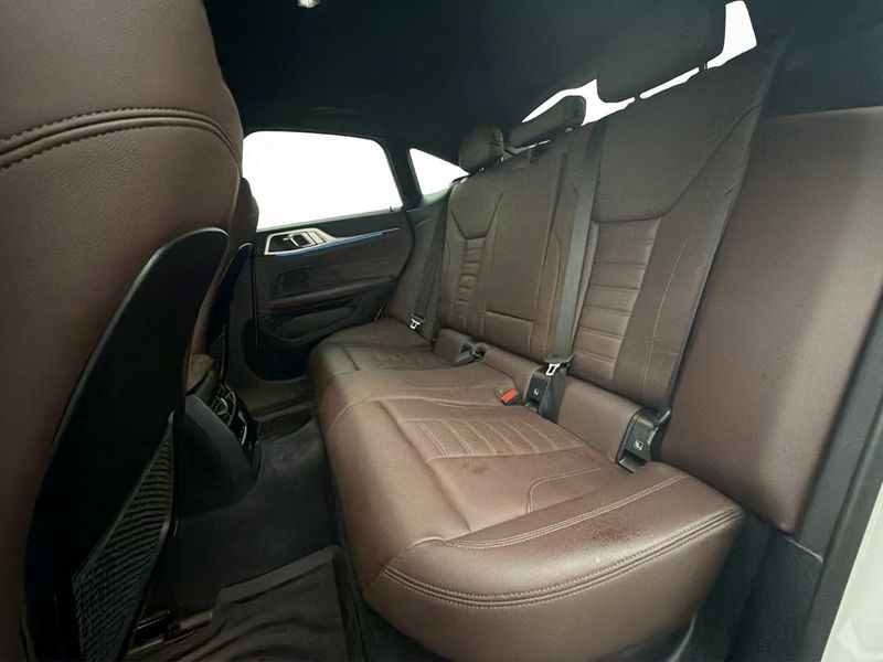 BMW i4 bild 28