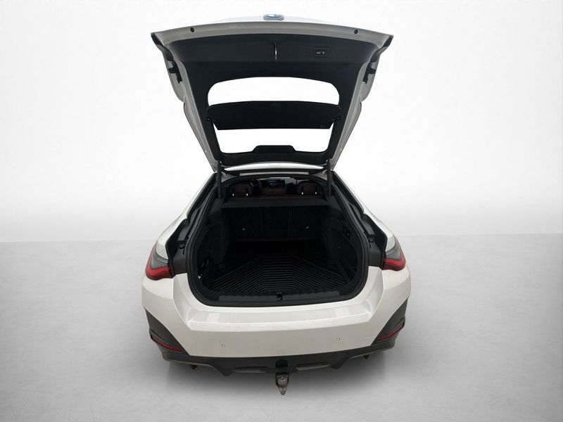 BMW i4 bild 9