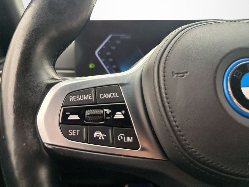 BMW i4 bild 16