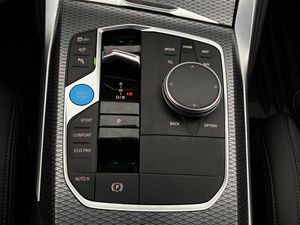 BMW i4 bild 25
