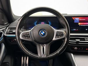 BMW i4 bild 14