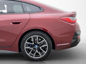 BMW i4 bild 34