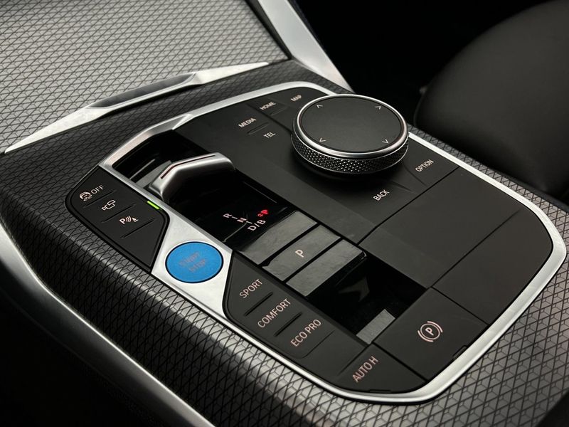 BMW i4 bild 32