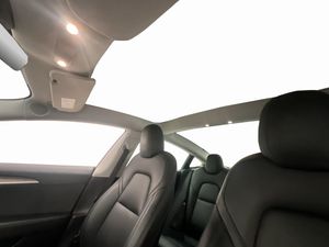 Tesla Model 3 bild 11