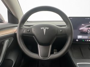 Tesla Model 3 bild 13