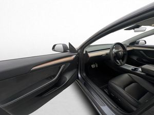 Tesla Model 3 bild 9