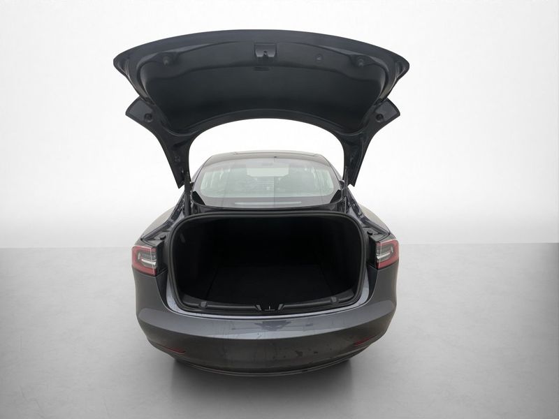 Tesla Model 3 bild 8