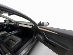 Tesla Model 3 bild 22