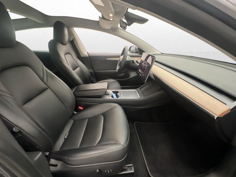 Tesla Model 3 bild 21