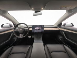 Tesla Model 3 bild 12