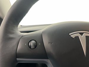 Tesla Model 3 bild 25