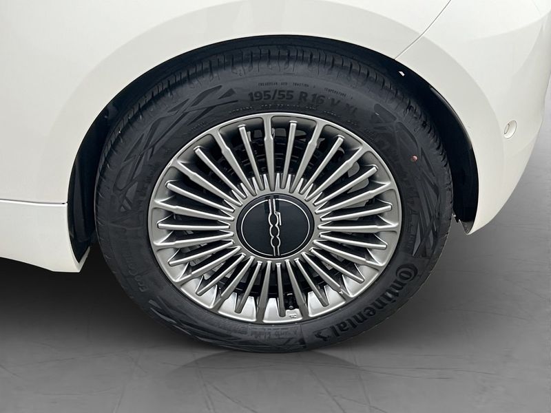 Fiat 500e bild 27