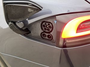 Tesla Model S bild 33