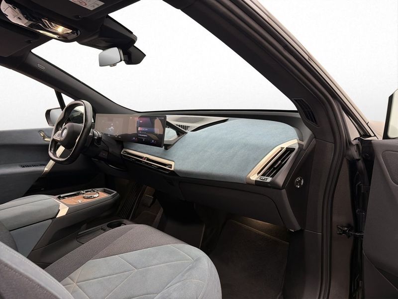 BMW iX bild 19