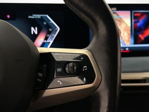 BMW iX bild 13