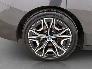 BMW iX bild 25