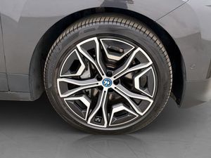 BMW iX bild 26