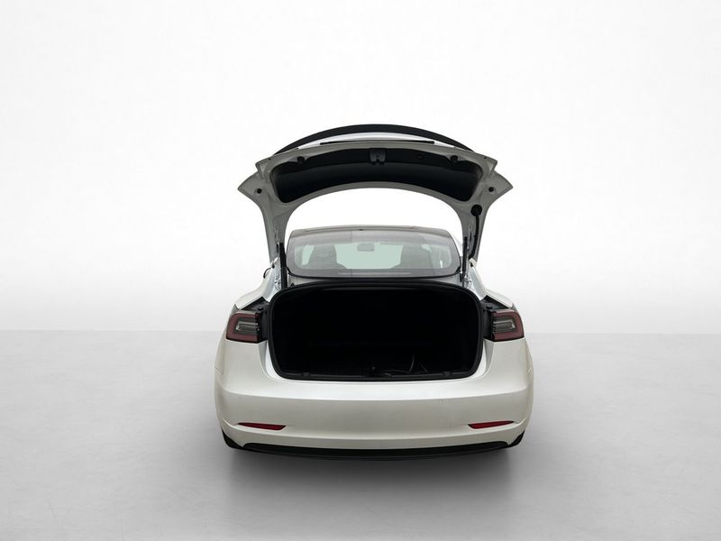 Tesla Model 3 bild 29