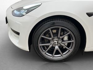 Tesla Model 3 bild 30