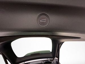 Tesla Model Y bild 24