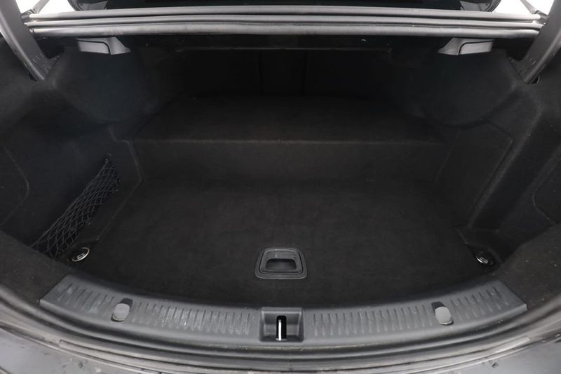 Mercedes E300 bild 18