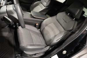 Nissan Ariya bild 4