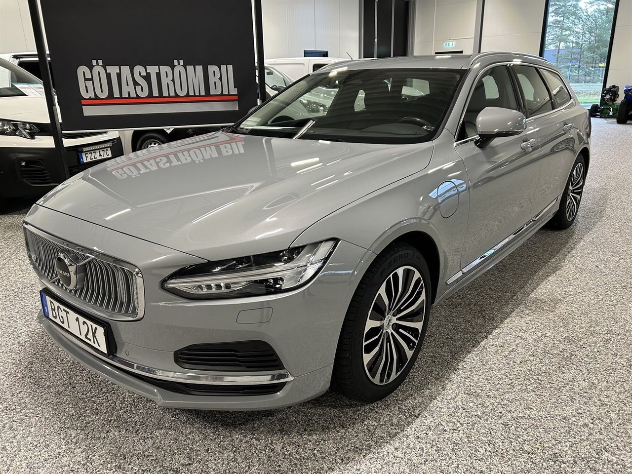 Volvo V90
