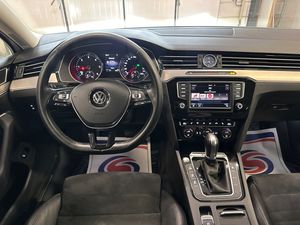 Volkswagen Passat bild 10