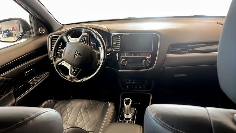 Mitsubishi Outlander bild 4