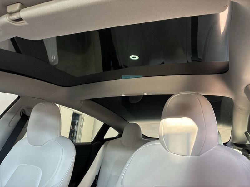 Tesla Model 3 bild 17