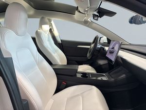Tesla Model 3 bild 10