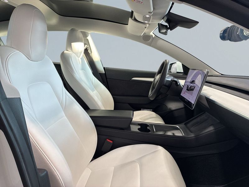 Tesla Model 3 bild 10